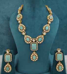 Conjunto de collar de latón y moissanita Monalisa Stone Polki, collar tradicional con hermosos pendientes, ideal para fiestas y uso casual. - Product Image 1