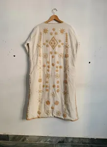 Elegante Chaqueta Larga de Terciopelo Bordado Suzani para Mujer, con Estampado Floral, Cuello Alto, Manga Larga, Estilo Boho Chic, Ropa de Abrigo para Invierno - Product Image 5