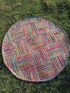 Magnifiques tapis ronds colorés faits à la main en jute tressée, design circulaire, pour la décoration de la maison - Product Image 2