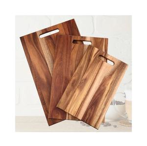 Tabla de cortar de madera de Acacia personalizada clásica hecha a mano, tabla de cortar de madera para cocina y Hotel al por mayor - Product Image 1