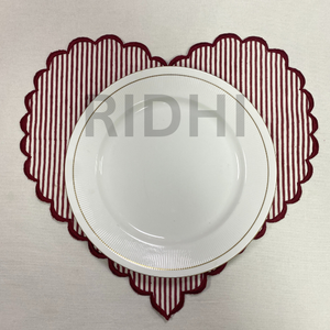 Manteles Individuales de Lino Rojo Ridhi con Bordado Rojo en Forma de Corazón, Manteles Individuales Reutilizables al por Mayor para Hoteles, Bodas y Eventos - Product Image 4