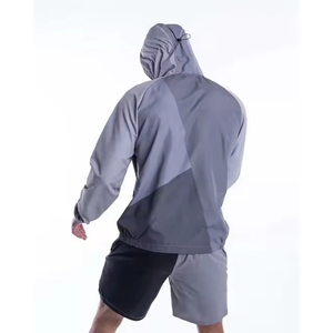 Ensemble coupe-vent léger et imperméable - Veste et short tendance pour le printemps, toutes tailles - Ensemble coupe-vent et short - Product Image 3
