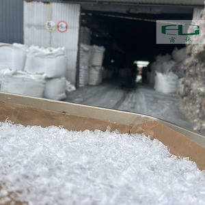 Copos de PET Reciclado Directo de Fábrica, Botellas de PET Post-Consumo, Residuos Plásticos Crudos Transparentes, Grado de Moldeo por Soplado, Alta Calidad - Product Image 4