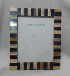 Marco de fotos con incrustaciones de hueso de diseño personalizado, con cuerno y hueso, resina de madera, color y tamaño personalizados incluidos. - Product Image 2