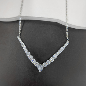 Collar con Colgante de Diamantes en Forma de V, Diseño Original Premium, Elegante y Sencillo, Plata de Ley S925, Joyería Fina, Regalo para Mujer - Product Image 3