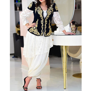Tenue de mariage algérienne Karakou pour femmes avec broderie dorée détaillée et tissu en velours de qualité supérieure, sur mesure - Product Image 5