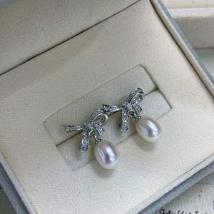 Pendientes de Perlas de Agua Dulce Naturales en Forma de Lazo de 6-7 mm, Aurora Impecable, Pequeños y Frescos, Estilo Femenino, Diseño de Gota de Agua - Product Image 1