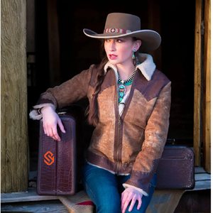 Chaqueta de aviador de gamuza marrón para mujer, de dos tonos, con cuello de piel sintética de oveja, estilo western, abrigo cálido con forro de sherpa. - Product Image 2