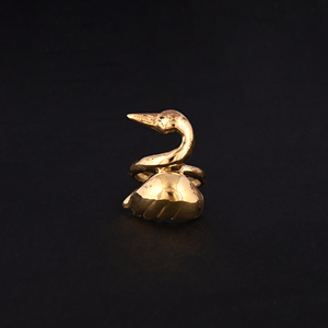 แหวนทองเหลืองรูปหงส์ชุบทองสำหรับผู้หญิง - Product Image 2