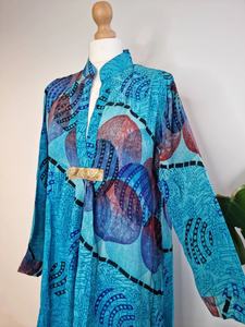 Robe Middy en crêpe de soie recyclée, sari indien coloré, confortable, robe kaftan pour femmes - Product Image 3