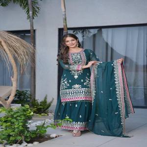 VASTRA COTTAGE Elegante Conjunto de Traje Palazzo de Georgette Bordado con Lentejuelas y Dupatta, Colección de Diseñador para Fiesta, para Mujer - Product Image 3