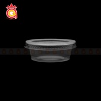 Quang Quan Vente en gros 2oz Pudding Portion Tasses avec couvercles Petites tasses à sauce jetables en plastique avec utilisation de thé Jello Shot Tasses