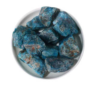 Ornements en cristal de pierre brute sculptés à la main (1 ou 2 cm) pour la décoration intérieure et la collection - Product Image 4