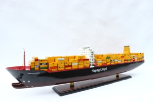 เรือบรรทุกสินค้าจำลอง HAPAG LLOYD HAMBURG EXPRESS ทำจากไม้ วาดลายด้วยมือ เหมาะสำหรับตั้งโชว์หรือสะสม - Product Image 6