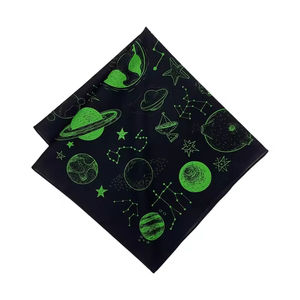 Écharpe carrée en tissu 100 % coton et polyester, imprimée numériquement, personnalisable en gros, avec design OEM et logo personnalisé, type bandana - Product Image 2