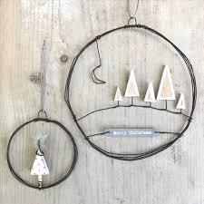 Guirnalda navideña rústica de madera con recortes de árbol y adorno colgante de luna, artesanía hecha a mano para decoración de pared navideña - Product Image 2