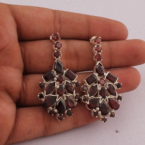 Boucles d'oreilles pendantes en argent sterling 925 avec grenat rouge naturel, pierre de naissance de janvier, pierre précieuse rouge foncé, bijoux de haute qualité - Product Image 1