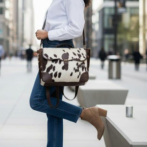 Sacs à main en cuir de vachette faits main en gros, sacs bandoulière en cuir à poils, fournisseur OEM, personnalisation de la marque, sacs d'exportation à prix abordable - Product Image 2