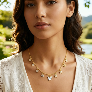 Collar con Colgante de Mariposa Chapado en Oro de Moda para Mujer, Cadena Elegante y Moderna - N005W - Product Image 3