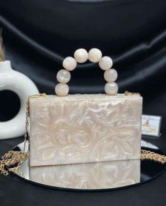 Bolso de Mano de Resina Ecológico Hecho a Mano para Mujer, Diseño Único, Construcción Duradera, Acabado Elegante para Eventos Especiales MULTI CRAFT - Product Image 3