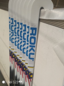Palo de Hockey Deportivo Profesional de Alta Calidad, 100% Fibra de Carbono, para Competencia al Aire Libre, Personalizable, Compo Roku Hockey - Product Image 2