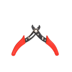 Herramienta pelacables ergonómica diseñada para un corte de cable equilibrado y una eliminación suave del aislamiento, mejorando la comodidad general durante el uso. - Product Image 4