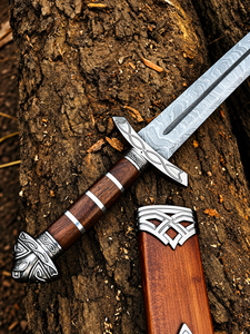 Épée viking en acier damas forgé à la main avec fourreau en bois, design antique plaqué argent, objet de collection artistique - Product Image 4
