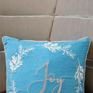 Funda de Cojín Decorativa de Terciopelo con Diseño Bordado para Navidad - Product Image 4