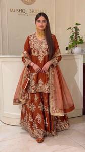 Conjunto de Lehenga de Seda Verde Esmeralda Bordada para Mujer, Traje Tradicional Indio Pakistaní para Bodas, Largo hasta el Suelo, Corte Regular - Product Image 2