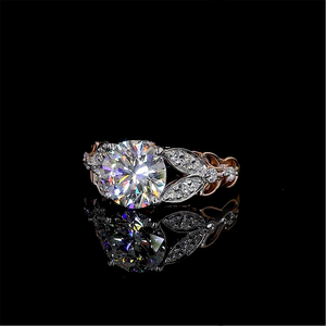 Anillo de Mujer con Diamante Cultivado en Laboratorio, Corte Brillante Redondo, Diseño Floral Moderno, Oro Rosa de Lujo, Certificado IGI, en Oferta para Exportación - Product Image 1