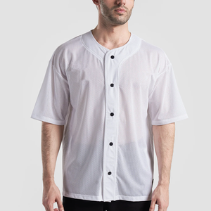 Nueva camiseta de béisbol ligera de malla, corte regular, manga corta, con botones al frente, fabricada en Pakistán. - Product Image 1