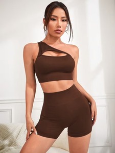 Conjunto Deportivo de 2 Piezas para Mujer: Sujetador Deportivo de Un Hombro con Abertura y Shorts de Ciclismo de Cintura Alta con Efecto Scrunch Butt y Compresión para Gimnasio - Product Image 1