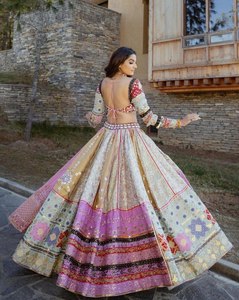 Lehenga Choli de Seda Multicolor Pastel con Dupatta de Diseño |   Ropa Tradicional Gujarati para Fiestas para Mujeres - Product Image 3