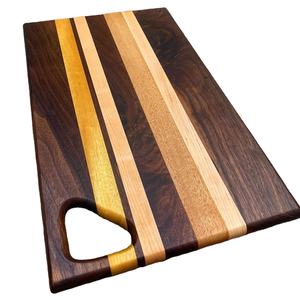 Planche à découper de cuisine en bois massif durable avec des bords arrondis |   Grande planche à découper en bois pour l'hôtellerie et la restauration - Product Image 1