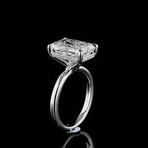 Bague Solitaire Anniversaire Personnalisée en Or Blanc 14K Plaqué, Diamant de Laboratoire Radiant de 5 carats Certifié IGI, Bague de Mariage Effet Concassé - Product Image 2