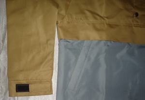 Chaqueta Cortavientos Impermeable Negra con Cierre de 1/4 Personalizada para Hombre - Product Image 4