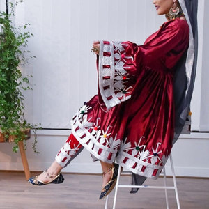 Robe afghane pour femmes, magnifique robe maxi culturelle à manches longues et broderies traditionnelles colorées - Product Image 6