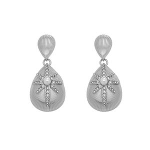 ต่างหูห้อยประดับมุกสเตนเลสสตีลชุบทอง 18K - Product Image 2