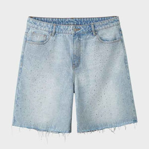 Shorts Bermuda en jean bleu clair taille haute pour homme, style décontracté, motif à pois, délavé et vieilli, entièrement orné de strass - Product Image 1