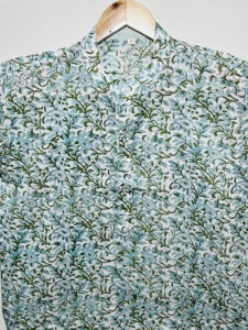 ซูพีเรียร์ คราฟท์ เสื้อคุร์ต้าแขนสั้นสีเทอร์ควอยซ์ผ้าฝ้าย 100% สำหรับผู้ชาย |   ชุดคุर्ตาลายดอกไม้พิมพ์ลายด้วยมือแบบคลาสสิกสำหรับนักออกแบบ - Product Image 3