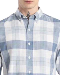 Chemise en coton à carreaux bleu clair et blanc pour homme, manches longues, boutonnée, décontractée, coupe ajustée, fabrication OEM, qualité supérieure. - Product Image 4
