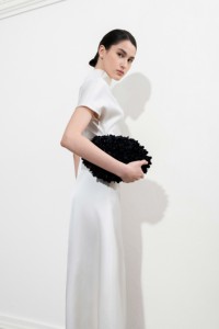 Nuevo Vestido Elegante para Mujer, Modelo AVA ASIMÉTRICO, Manga Corta, Maxi, Soporte ODM, Vestidos de Mujer de WhiteAnt Vietnam - Product Image 3