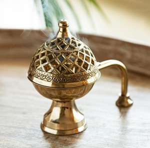 Quemador de incienso de latón con asa |   Quemador de Loban Dhoop Religioso, Ecológico y Hecho a Mano |   Quemador de Bakhoor Decorativo para el Hogar - Product Image 2