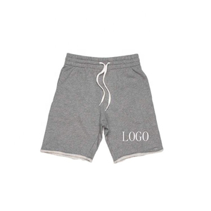 Shorts gris en polyester pour homme avec cordon de serrage, couleur unie, style décontracté, logo frontal, taille mi-haute, tissu respirant à motif, séchage rapide - Product Image 2
