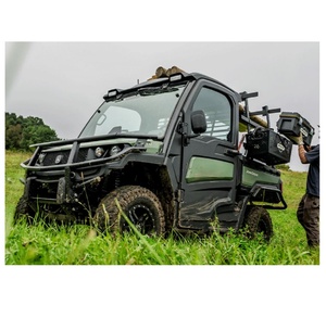 Robustos vehículos John Deere XUV 835M y XUV 845M Gator con 11 pulgadas de distancia al suelo y suspensión independiente en las cuatro ruedas - Product Image 1