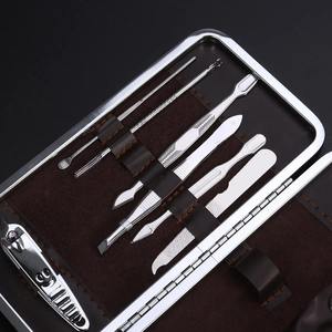 Kit de Soins des Ongles 12 Pièces Argenté – Manucure et Pédicure avec Repousse-cuticules, Lime, Coupe-ongles, Ciseaux et Pince à Épiler - Product Image 5