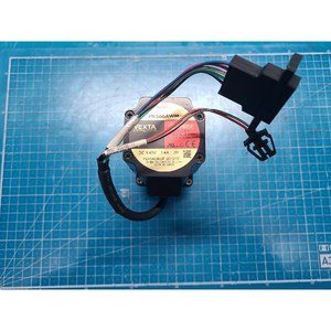 ORIENTAL MOTOR VEXTA PK566AWM PK566AWM สเต็ปเปอร์มอเตอร์ 5 เฟส ใช้แล้วตามสภาพเดิม อะไหล่อุปกรณ์เซมิคอนดักเตอร์ - Product Image 1