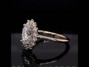 แหวนหมั้นเพชรทรงรีสีเหลืองทอง 18K เพชรเลี้ยงในห้องปฏิบัติการทรงโอวัล ประดับด้วยเพชรแบบ Halo ได้รับการรับรองจาก IGI คุณภาพ VS1 สำหรับผู้หญิงและเด็กผู้หญิง - Product Image 6