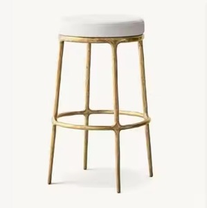 Silla de bar y silla de comedor con respaldo de listones de madera, asiento acolchado y estructura inclinada para uso en restaurantes y mostras de comedor. - Product Image 2