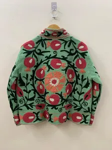 Chaqueta Bordada Suzani Verde Menta Hecha a Mano, Chaqueta Corta Vintage con Motivo Floral de Granada de la India, Cárdigan Abierto por Delante - Product Image 3